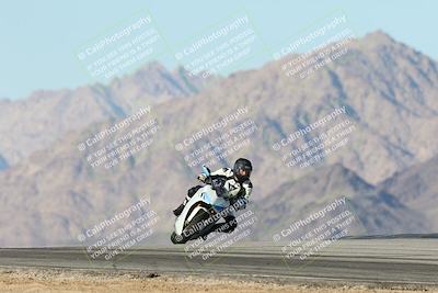 media/Dec-01-2025-Moto Forza (Mon) [[2daa91e15f]]/3-Beginner Group/Session 4 Turn 9/